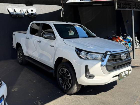 TOYOTA HILUX 2.8 D-4D TURBO DIESEL CD SRV 4X4 AUTOMÁTICO TOYOTA HILUX 2.8 D-4D TURBO DIESEL CD SRV 4X4 AUTOMÁTICO